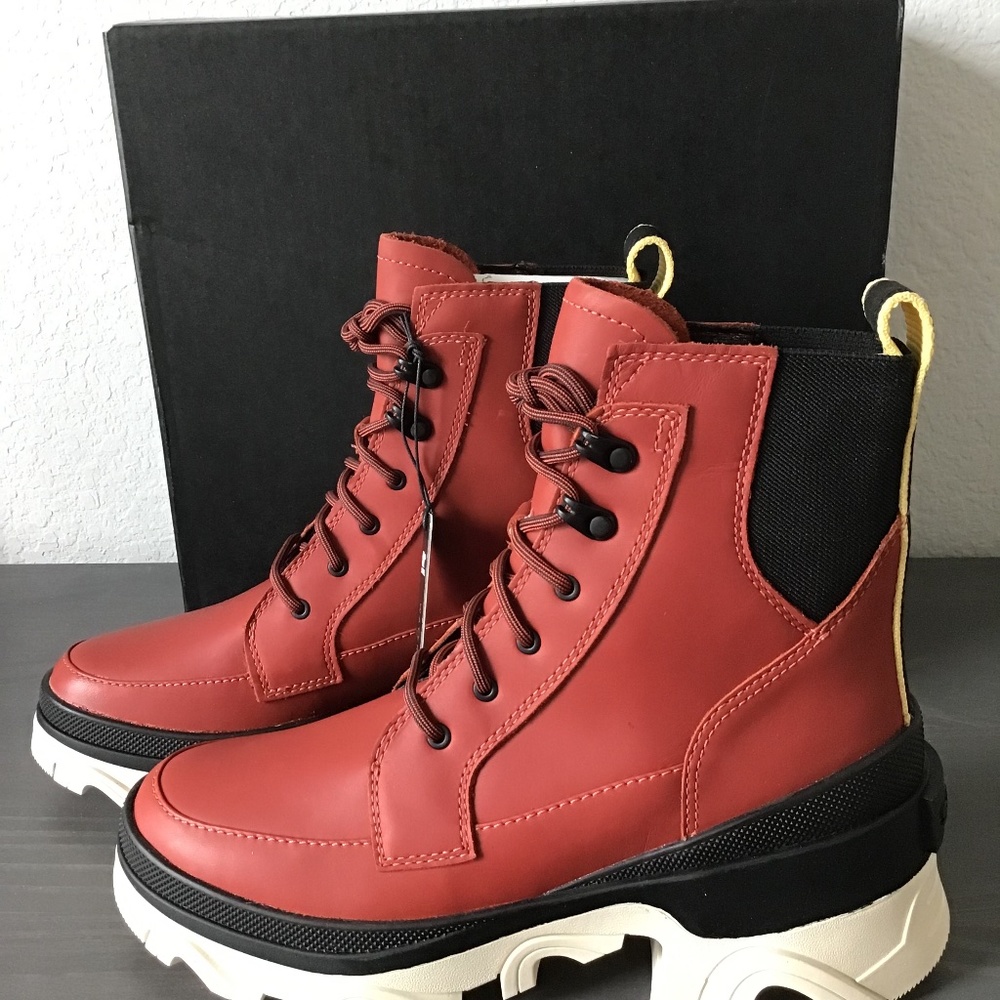 SOREL Women's Brex Lug Sole Lace-Up Boots
